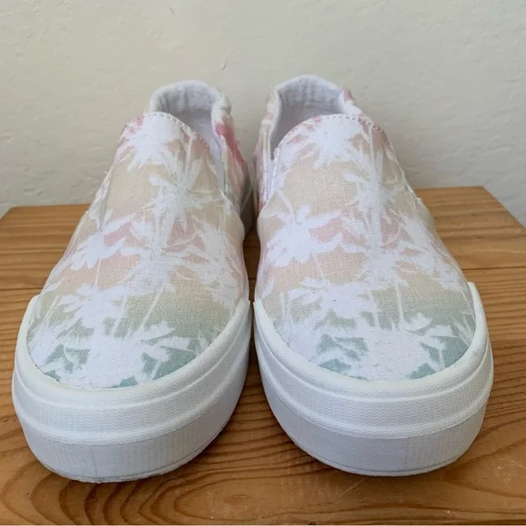 Roxy Rae Slip-On Shoes - Size 7 - Picture 3 of 8